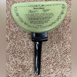 Vintage MCM Mirro Folding Puffy & French Omelet Pan Yellow Pre Owned Cottagecore